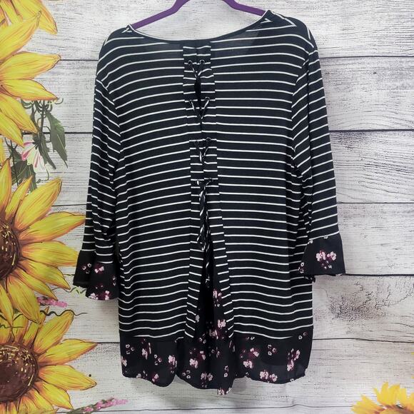 Terra & Sky Black White Stripe Lace Up Back Floral Ruffle Top Size 1X - Picture 6 of 6